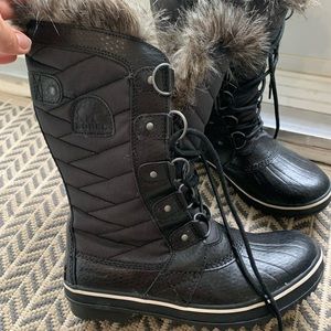 BRAND NEW - SOREL TOFINO BOOTS - size 7.5